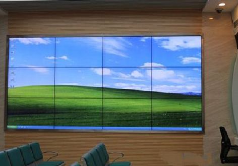 辉县液晶拼接屏的另类用法。